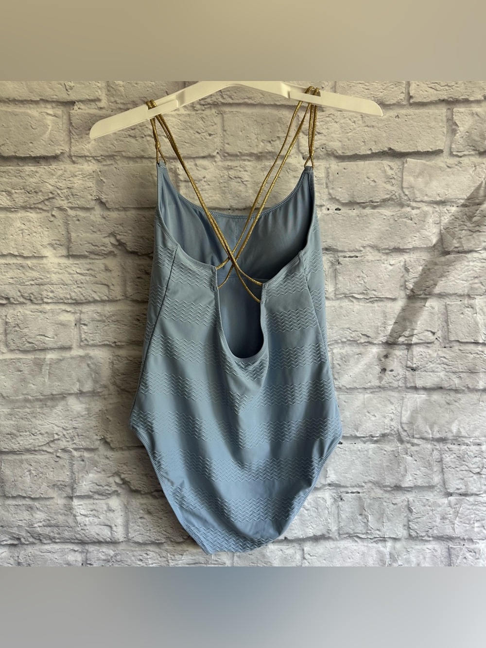 PREOWNED AERIE ONE PIECE FULL COVERAGE BLUE WAVE PATTERN TEXTURED BATHING SUIT M - Picture 2 of 5